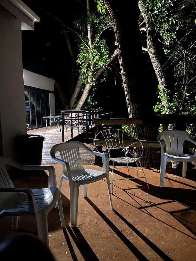 At The River Guest House Kroonstad Esterno foto