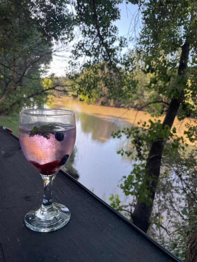 At The River Guest House Kroonstad Esterno foto