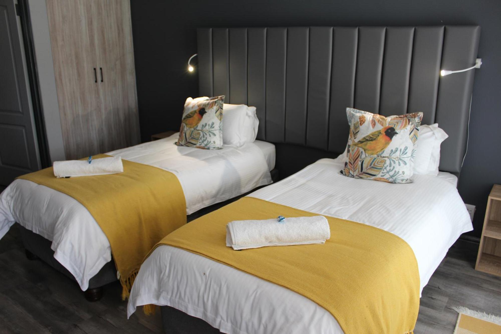 At The River Guest House Kroonstad Esterno foto