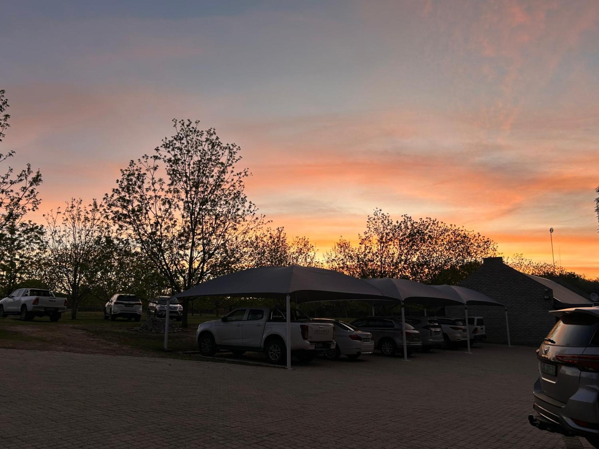 At The River Guest House Kroonstad Esterno foto