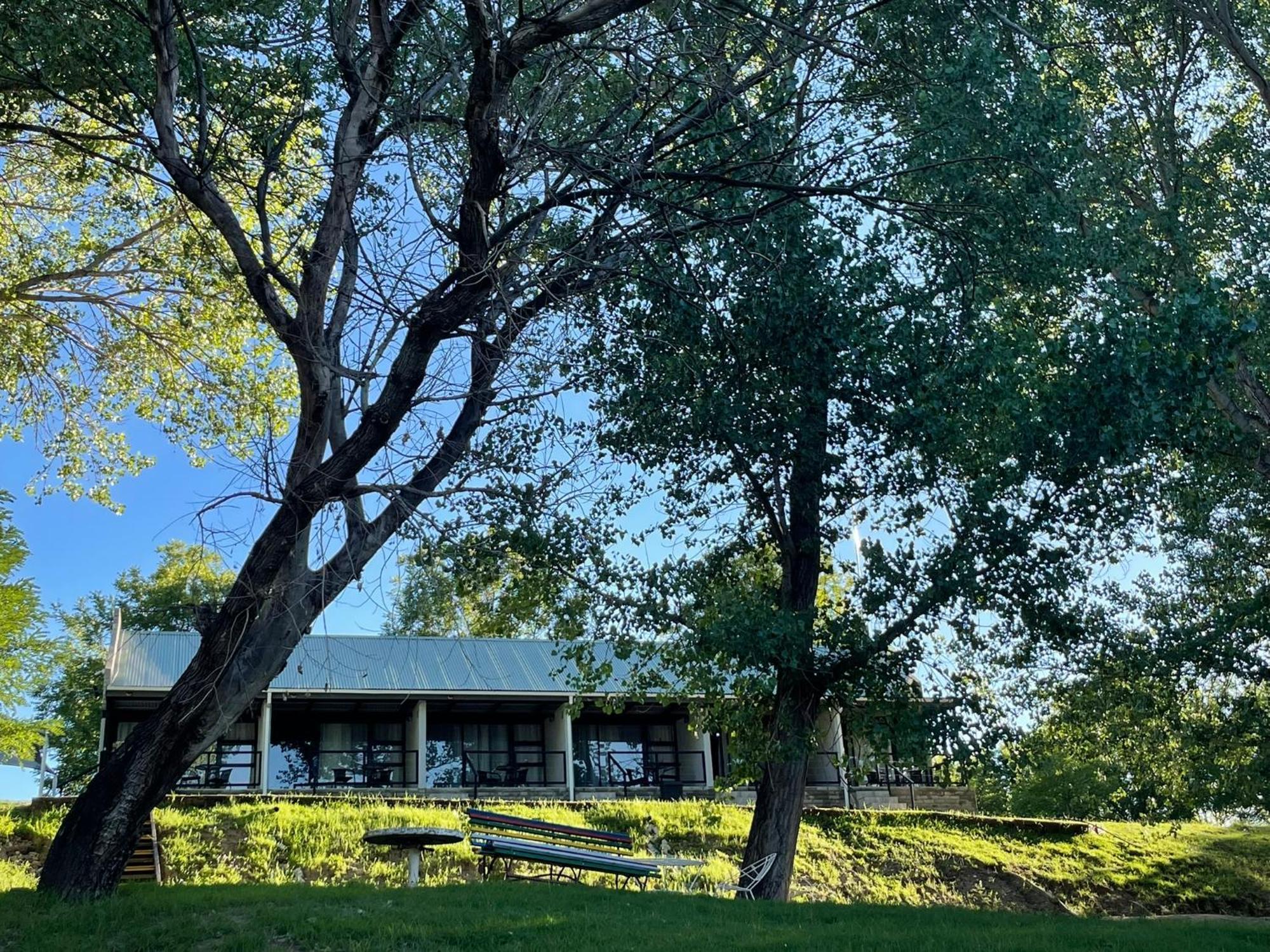 At The River Guest House Kroonstad Esterno foto